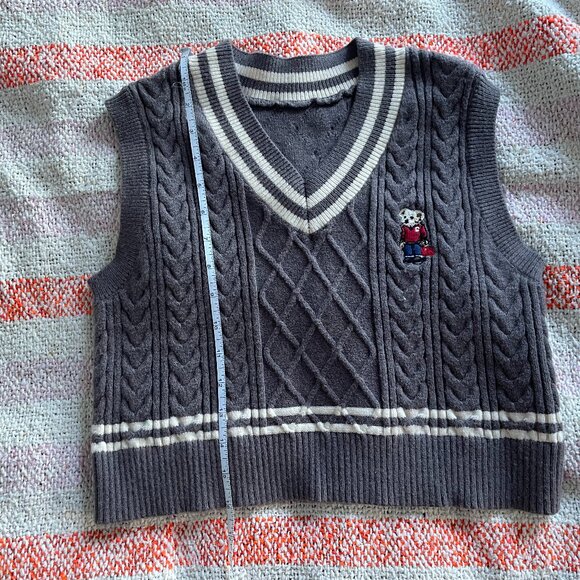NWOT Cider Brown Contrast Cable Knit Sweater Vest Teddy Bear Logo - Picture 9 of 9